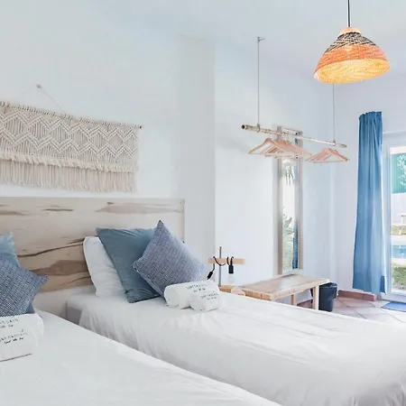 Surf Cascais - Surf Hostel Alcabideche