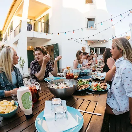 Surf Cascais - Surf Hostel *